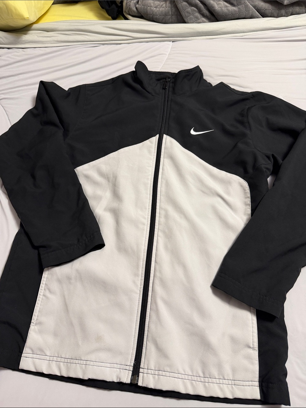 2007 Nike Black and White Zip-Front Athletic Jacket